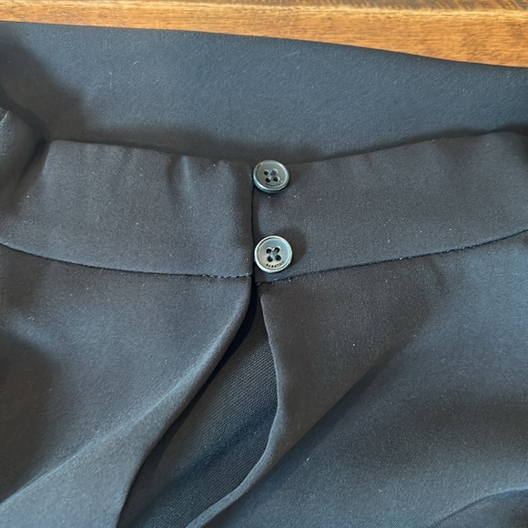 Never worn black sleeveless babaton aritzia business casual top - Picture 3 of 4